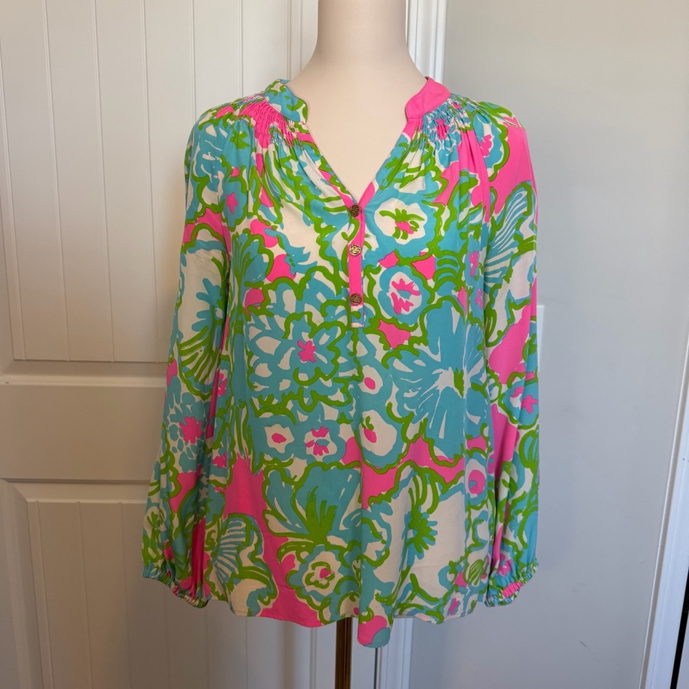 Lilly Pulitzer Elsa Silk in a Delicacy Floral Pink, Blue and Green Top size xs
